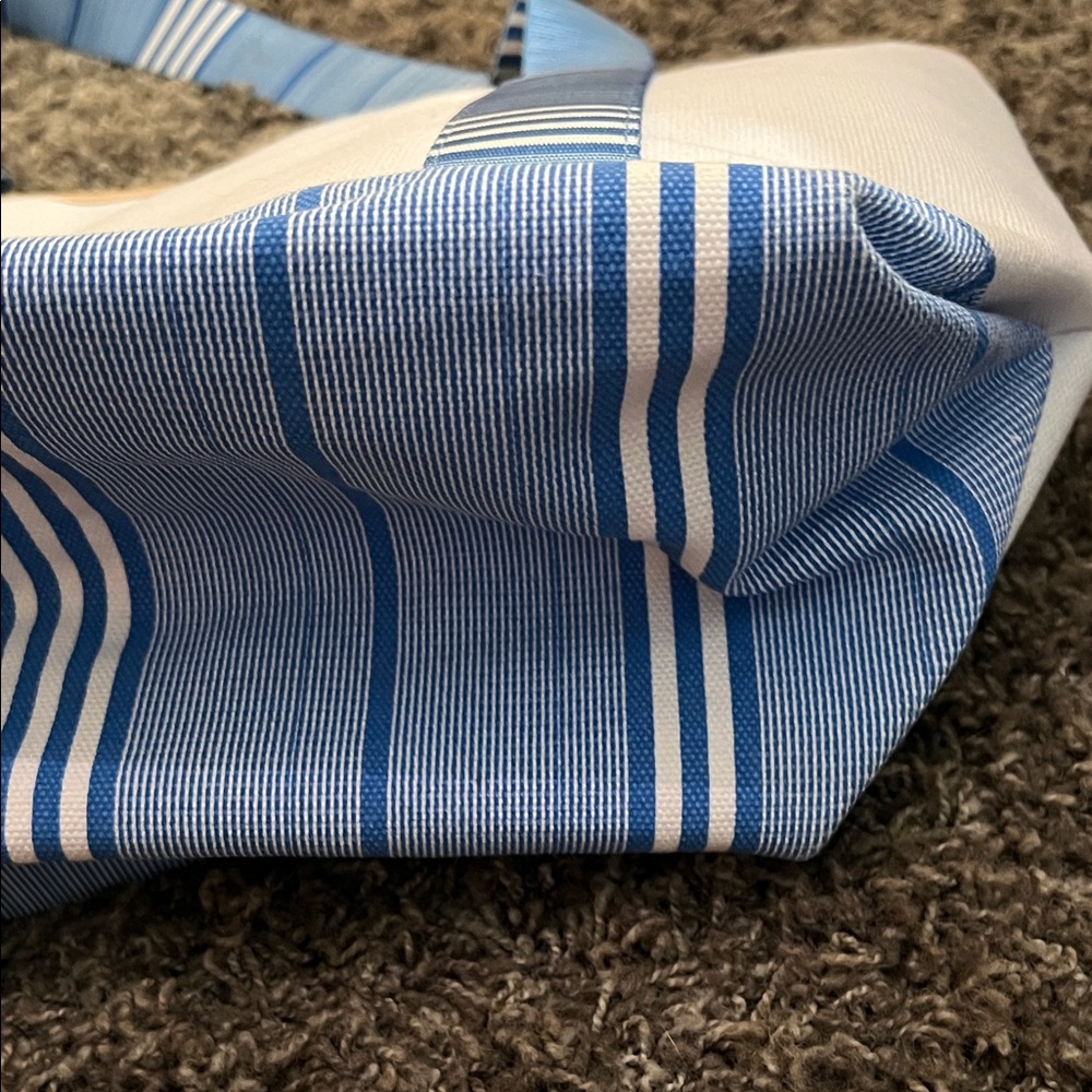 Vineyard Vines Striped Blue and Cream Tote - Picture 6 of 10